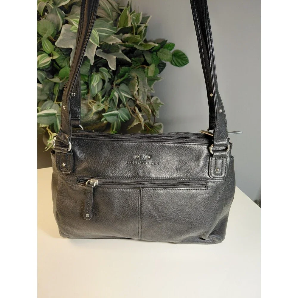 Stone Mountain Black Soft Leather Handbag Lots of Pockets! Magnet Clasp